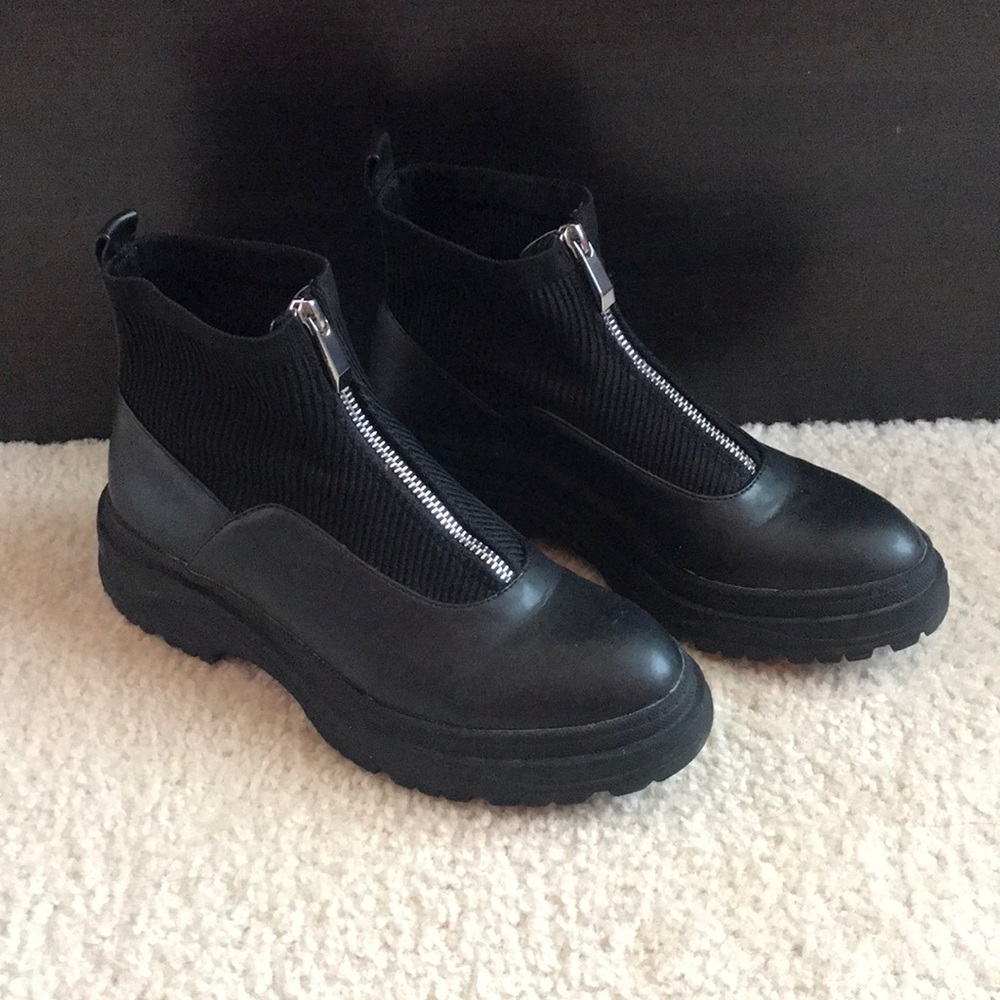 Zara ankle black boots w/ zipper
